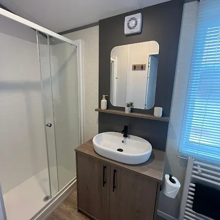 Lottie's With Hot Tub Malton